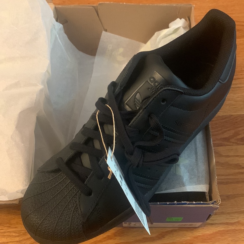 Adidas - Picture 2 of 3